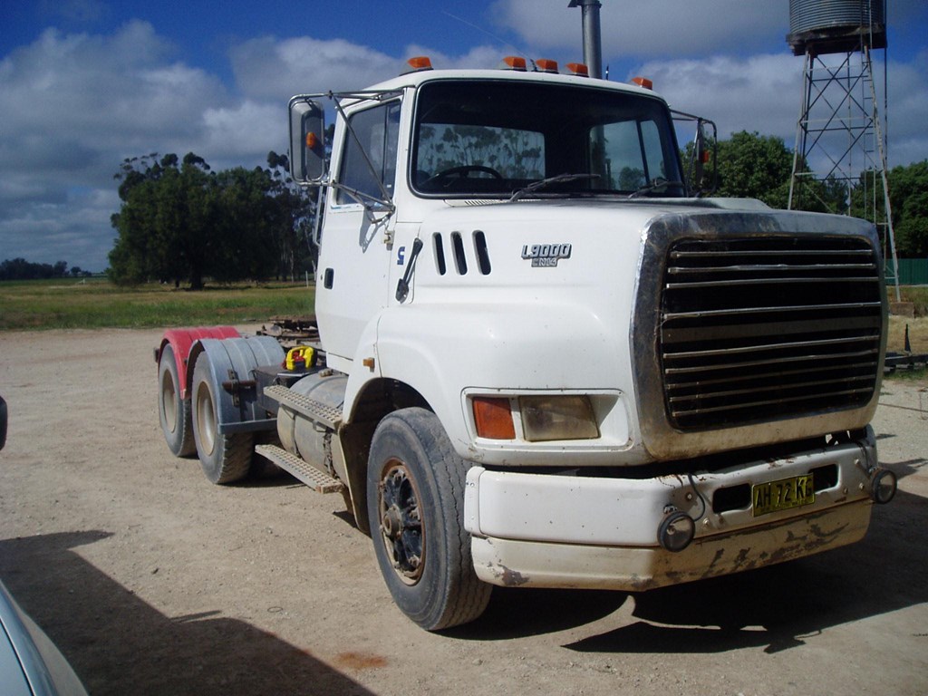 Ford l9000 cab for sale #9